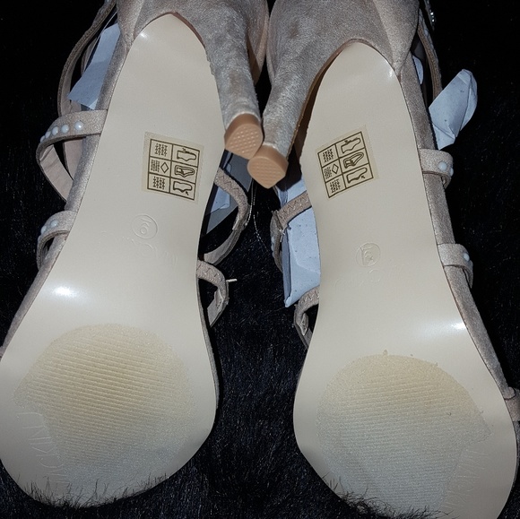 BEIGE CRYSTAL EMBELLISHED HIGH HEELS - Picture 5 of 6